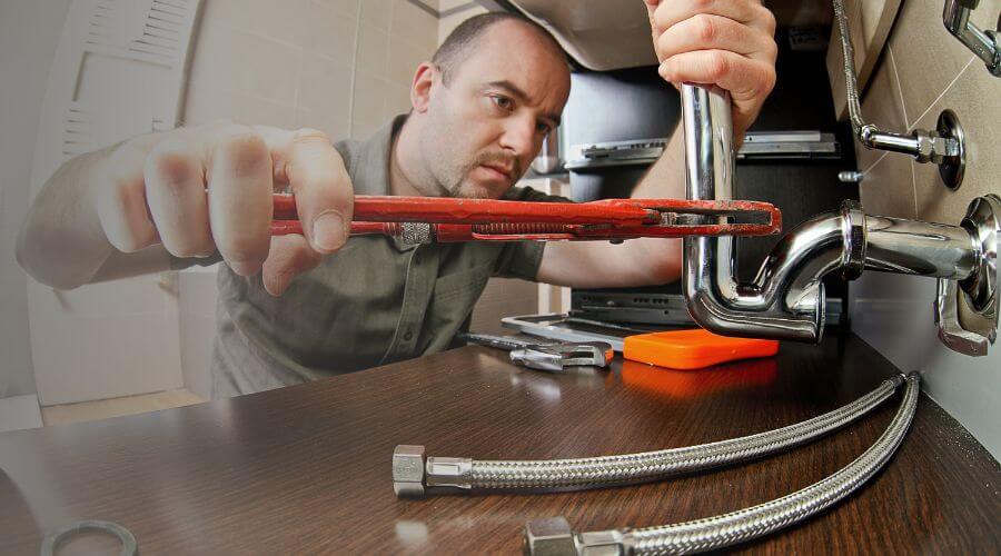 Expert burst pipe repair services in Louisiana, MO